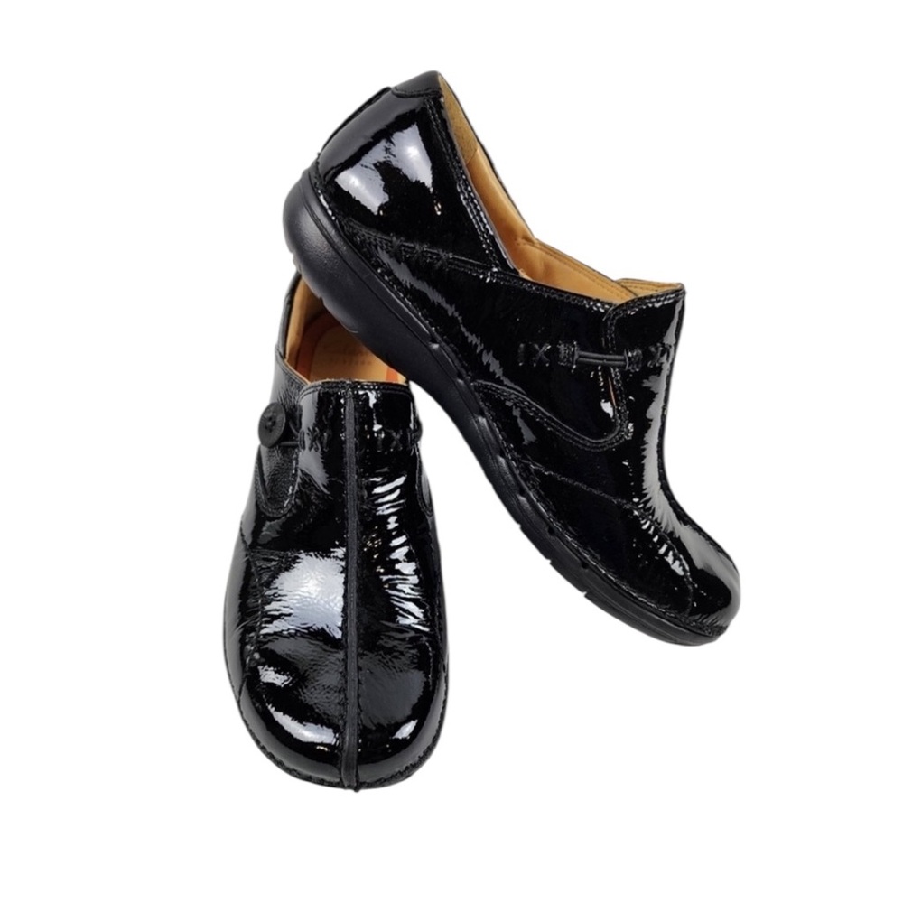 CLARKS ARTISAN UNLOOP COMFORT UNSTRUCTURED BLACK PATENT LEATHER ROUND TOE SHOES